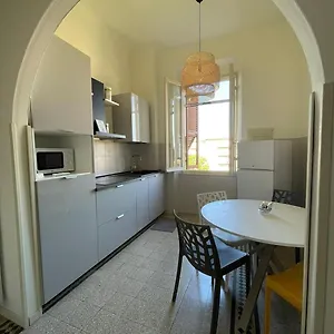 Stella La Spezia